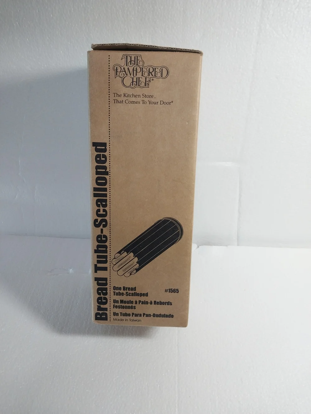 The Pampered Chef Bread Tube - Scalloped (Brown)